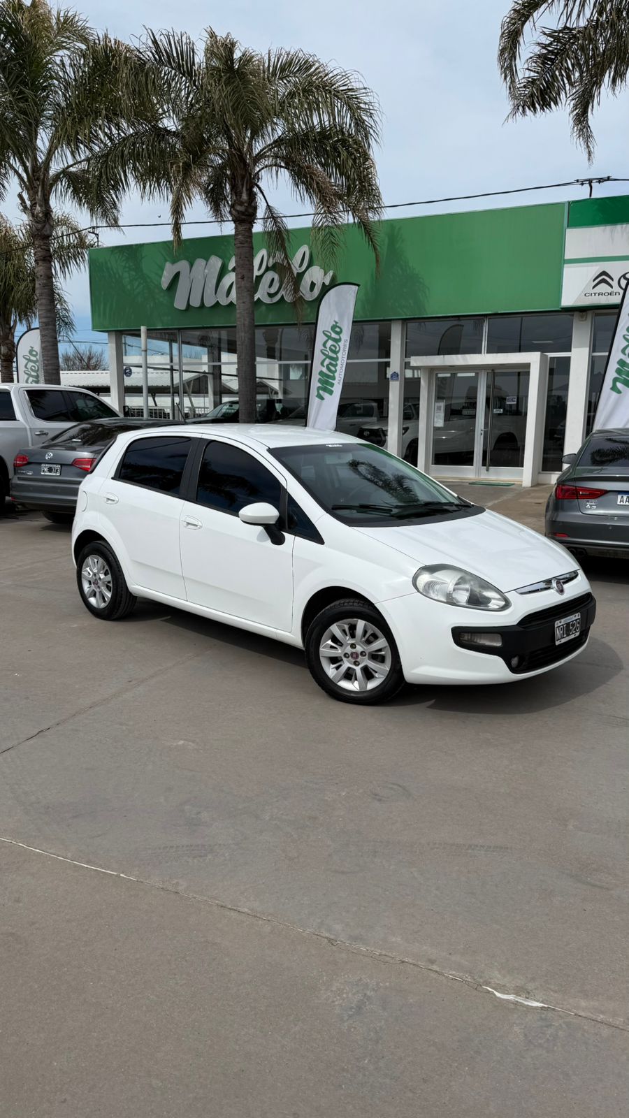 FIAT - PUNTO ATTRACTIVE 1.4 - MANUAL  - 2014